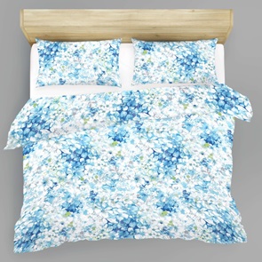 Satin Marken-Bettwäsche LaBelle Blüten blau Allover mit Blumendessin in blau und weiss