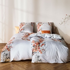 Satin Bettwäsche Fleuresse Black-Premium in der Farbe Silber-07 mit floralem Blumendessin