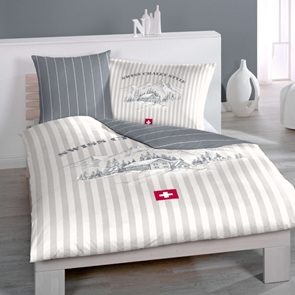 Alpencharme-Bettwäsche Swiss-Chalet mit Alpenchic-Motiv und gestreifter Rückseite in grau-weiss