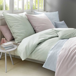 Satin Bettwäsche Fleuresse Modern-Life mit rosafarbenen, edlen Nadelstreifen