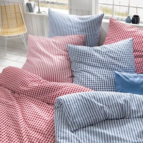 Seersucker Bettwäsche-Garnitur Fleuresse Rio mit klassisch rot-weissen kleinen Karos