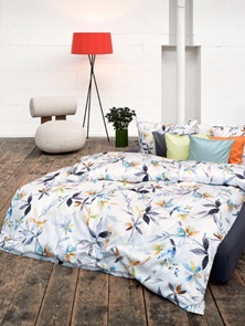 Satin Bettwäsche Divina Aura mit floralem Frühlingsdessin