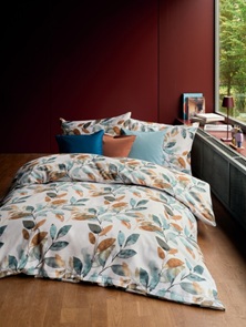 Satin Bettwäsche Divina Inari mit floralem Frühlingsdessin