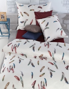 Feinsatin Bettwäsche Tamara-R Emotion Loressa pastell mit bunten Federchen