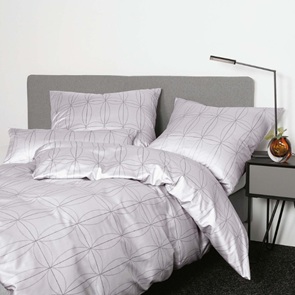 Satin Bettwäsche Janine milano mit Ornamenten und feinen Linien in edlem silber