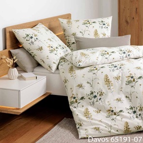 Edelflanell Winterbettwäsche Janine Davos mit floralem Dessin voller Blumenblüten